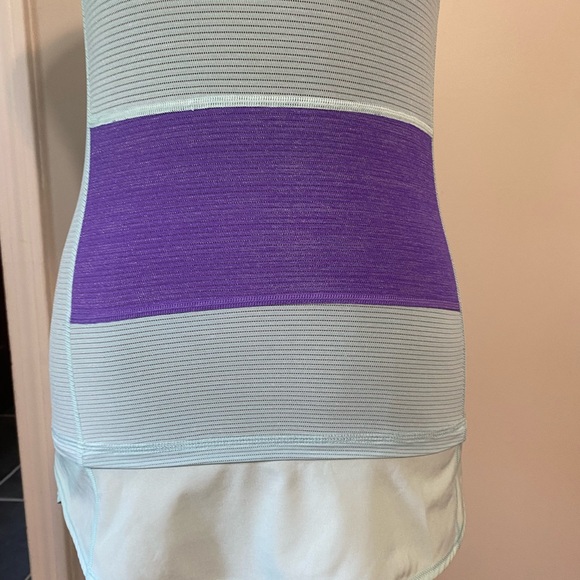Lululemon active tank Sz 2 - Picture 3 of 11